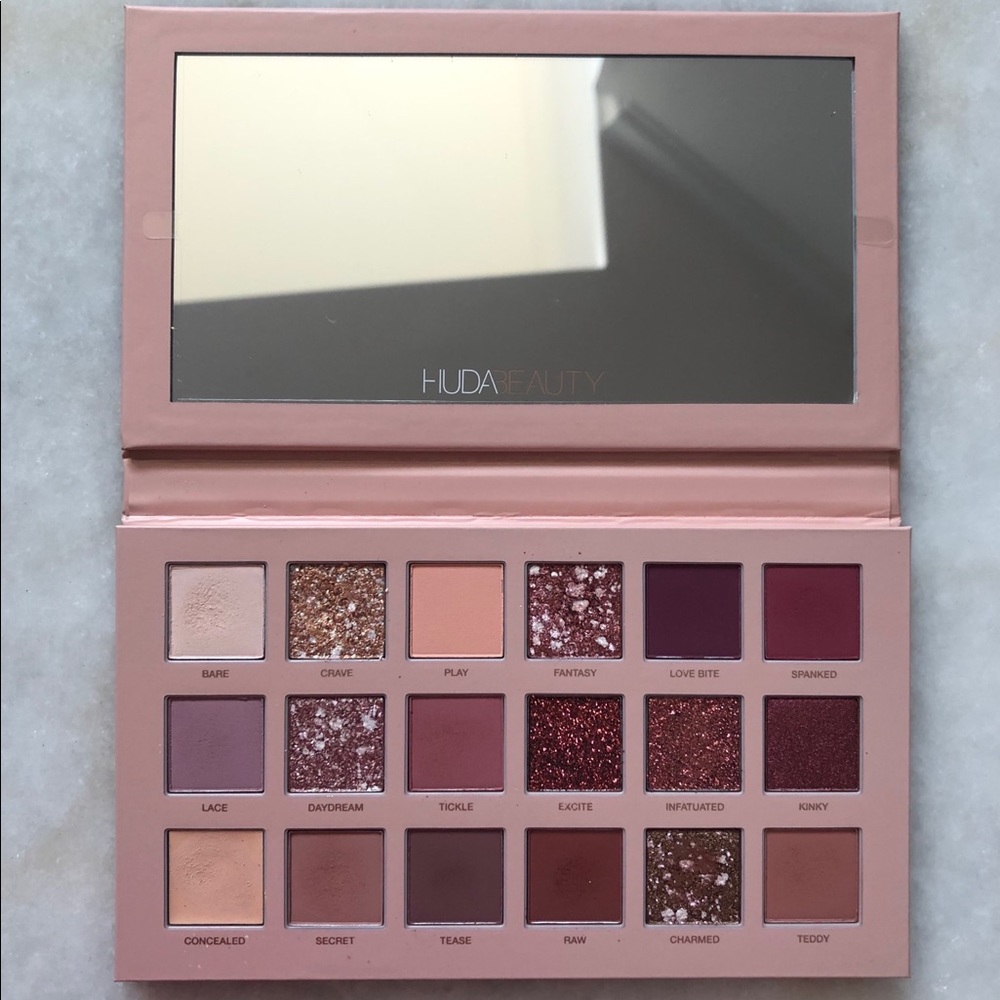 Huda Beauty “The New Nude” Palette